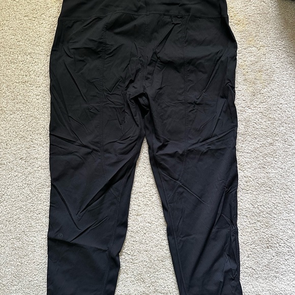 Lululemon dance studio mid-rise cropped pant - Picture 6 of 11